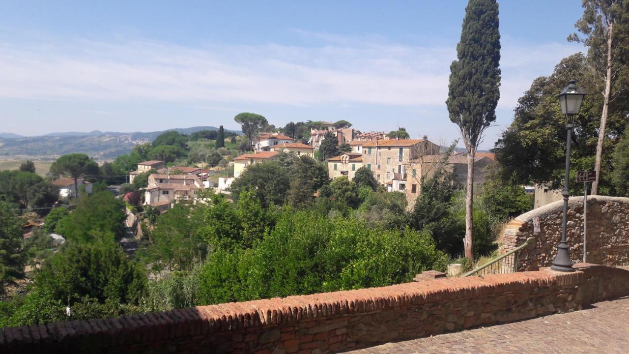 La Casa Della Luna Apartment Terricciola ภายนอก รูปภาพ