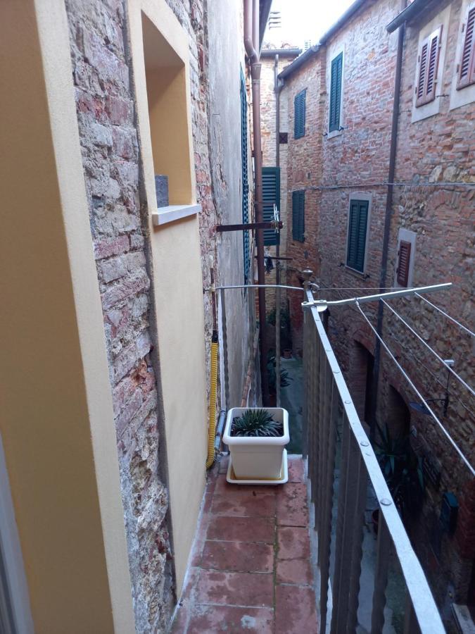 La Casa Della Luna Apartment Terricciola ภายนอก รูปภาพ