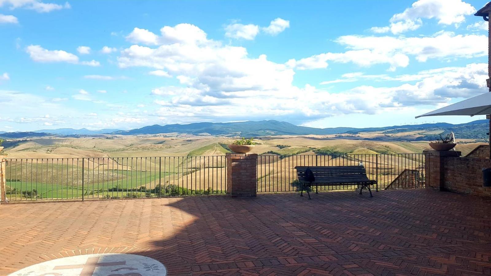 La Casa Della Luna Apartment Terricciola ภายนอก รูปภาพ